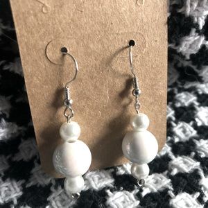 Handmade earrings with 1 large pearl bead